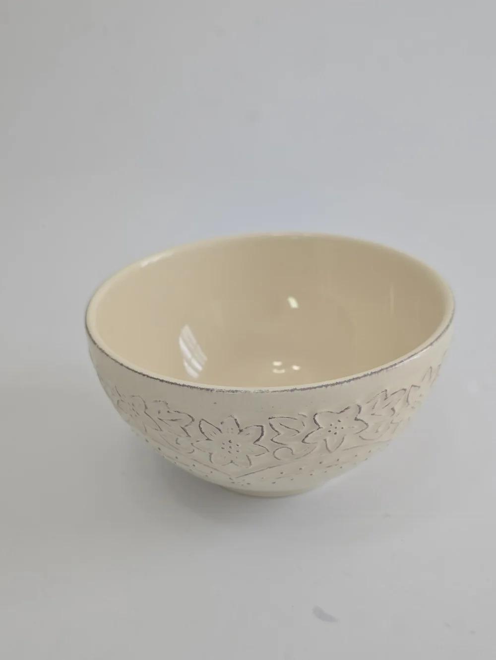 Pier 1 Lacey Earthenware Serving Bowl Cream Portugal